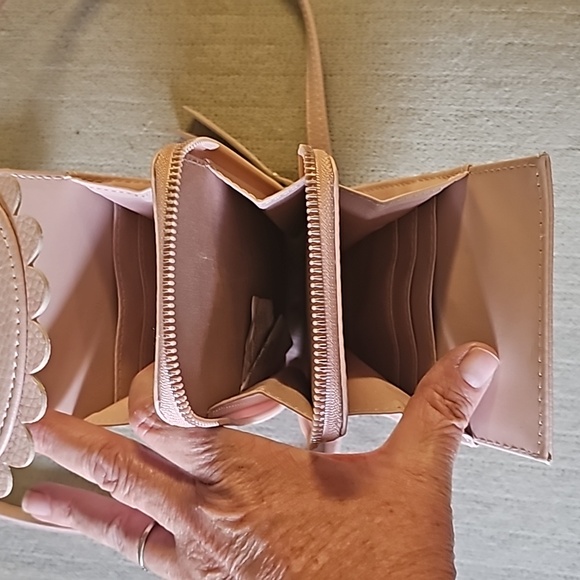 Payless Shoe Source Crossbody Purse - Picture 3 of 10